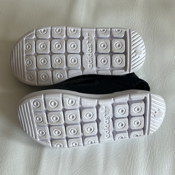 Brand new Adidas girls slip on shoes/sandal mesh - Picture 6 of 7